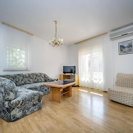 Appartamento Hilde Red-2 By Interhome *