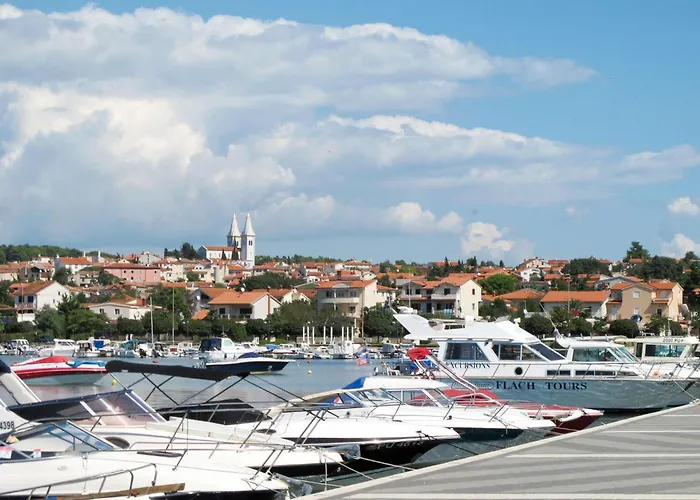 Hilde Red-2 By Interhome