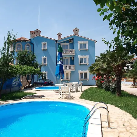 Hilde Red-2 By Interhome