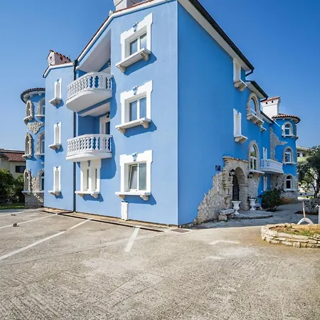 Hilde Red-2 By Interhome Apartman *